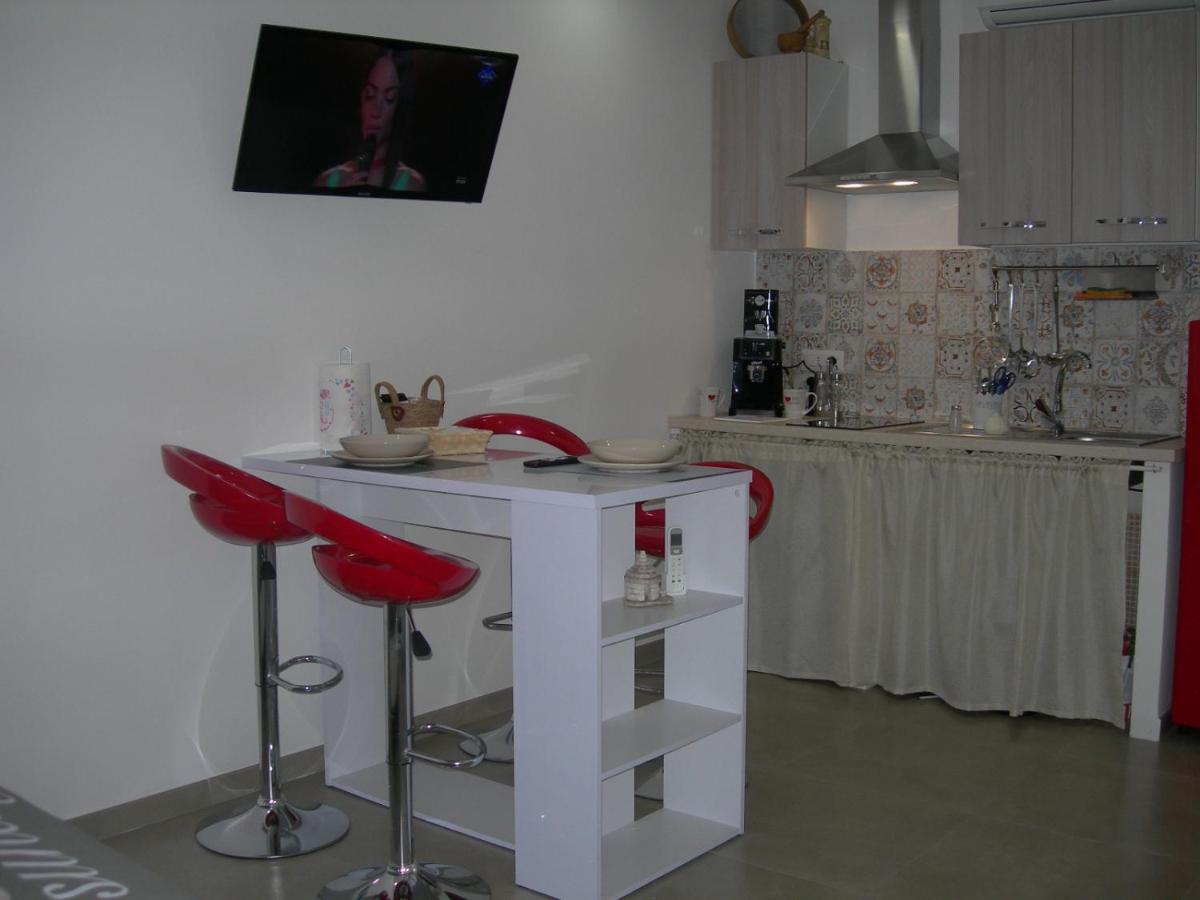 Capri House Apartment Fasano Bagian luar foto