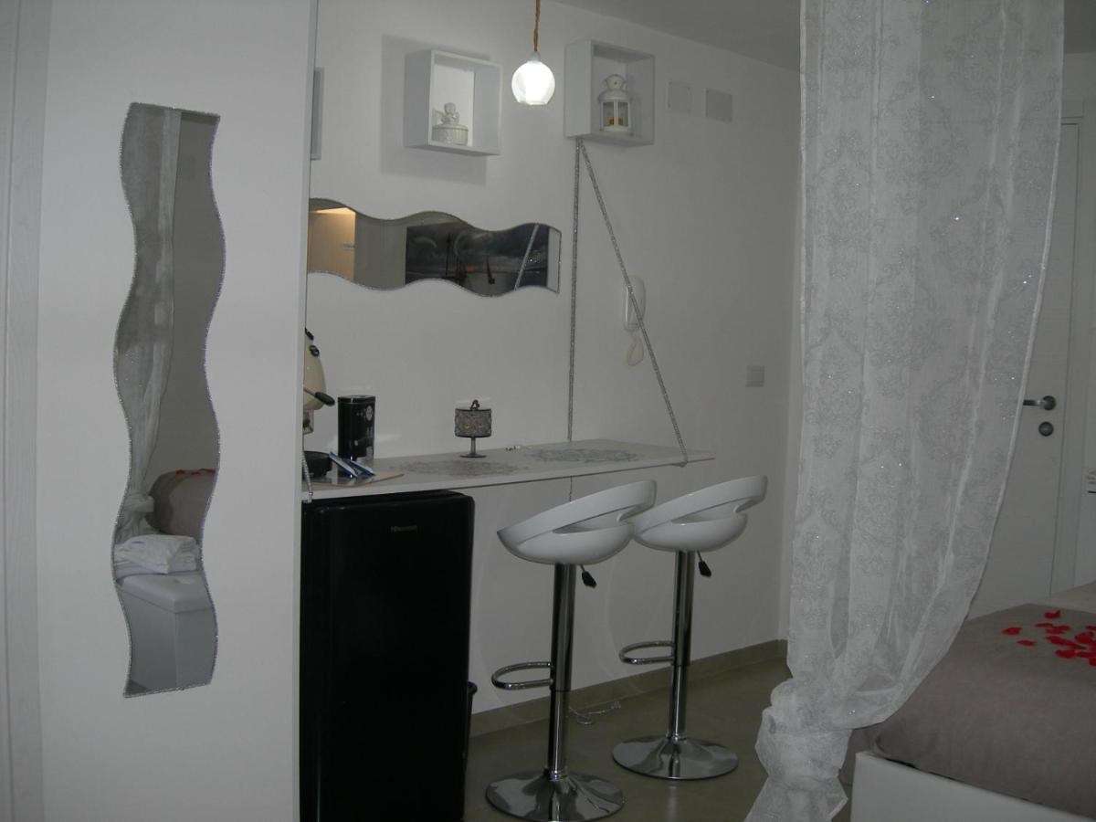 Capri House Apartment Fasano Bagian luar foto