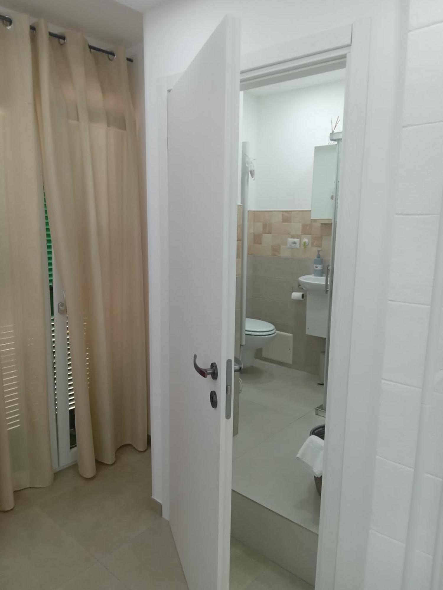 Capri House Apartment Fasano Bagian luar foto