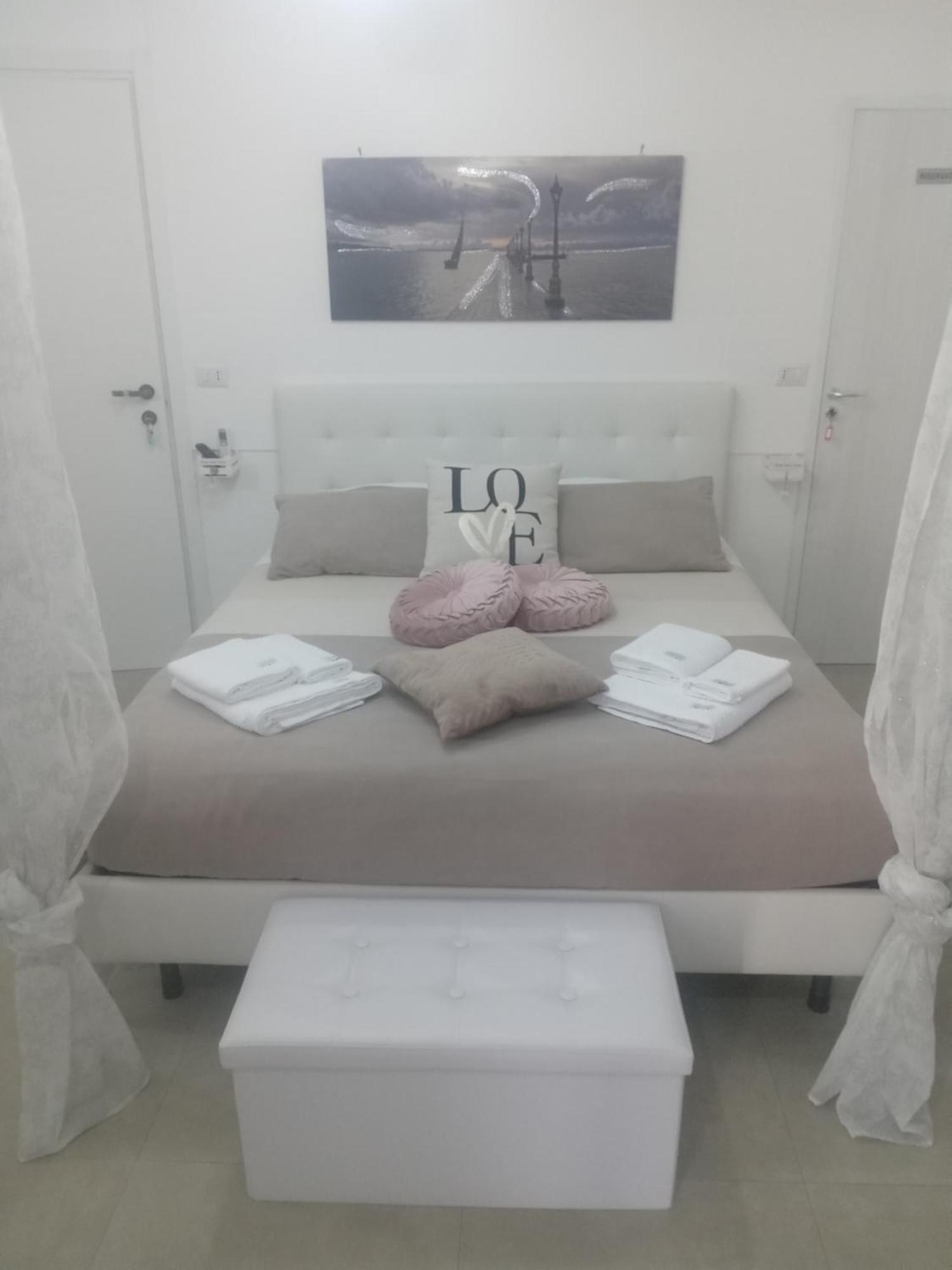 Capri House Apartment Fasano Bagian luar foto